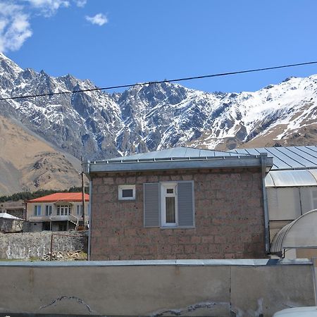 Guest House Kavtarashvili 38 Kazbegi Exteriör bild