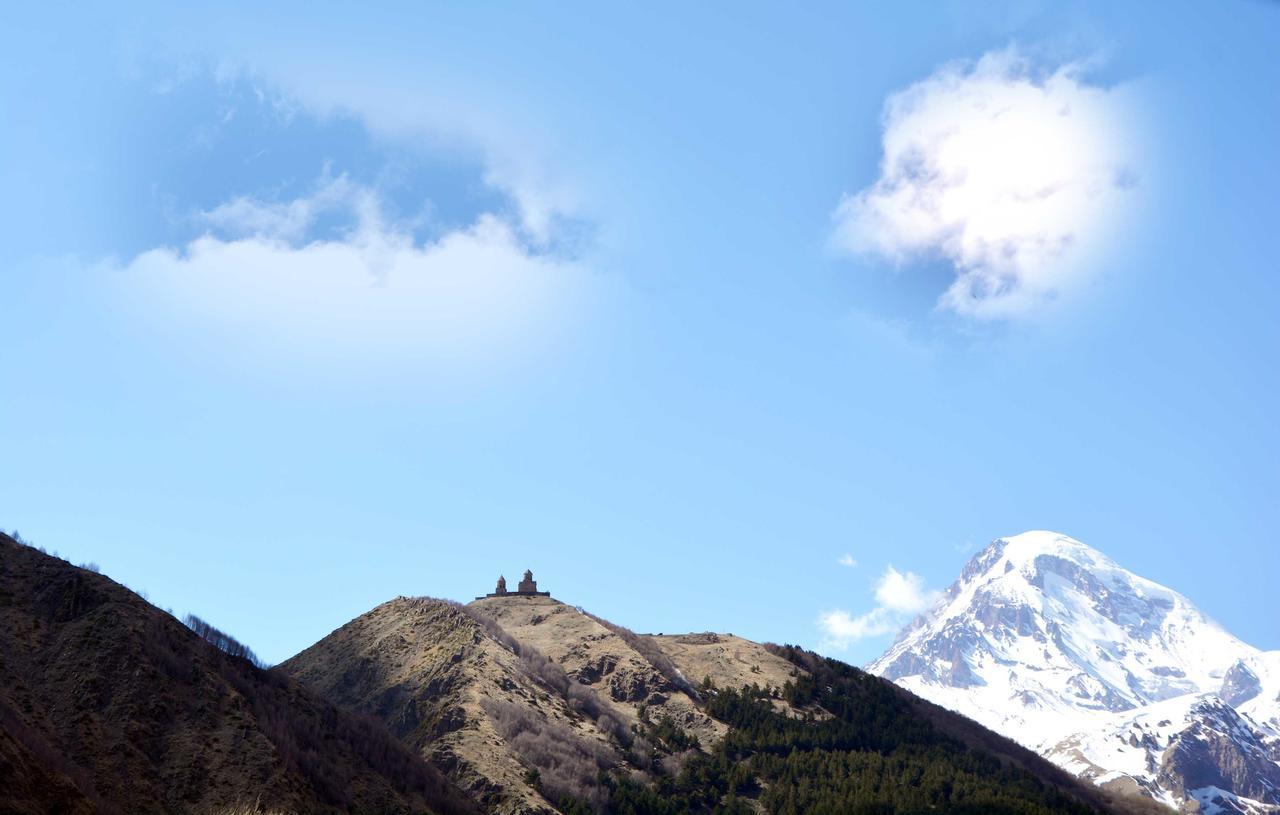 Guest House Kavtarashvili 38 Kazbegi Exteriör bild