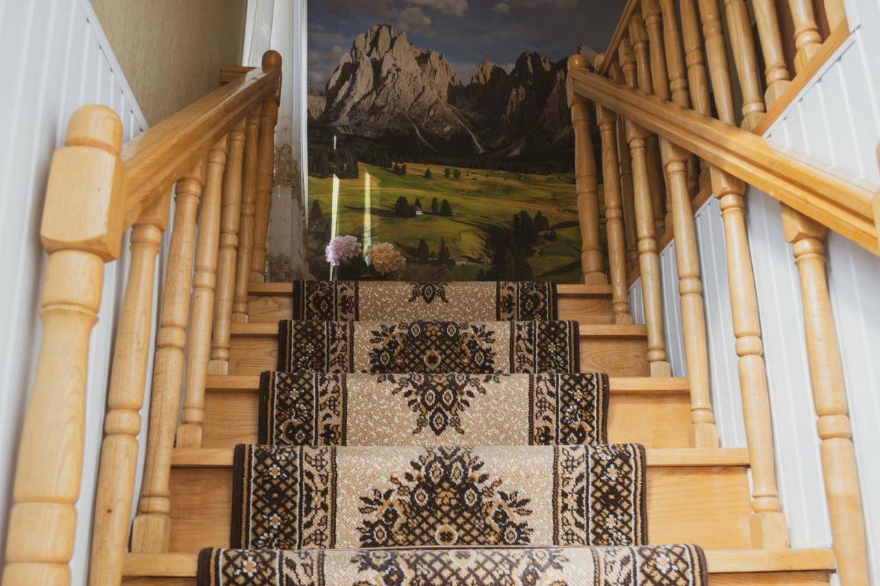 Guest House Kavtarashvili 38 Kazbegi Exteriör bild